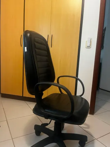Cadeira de Escritório Presidente Giratória