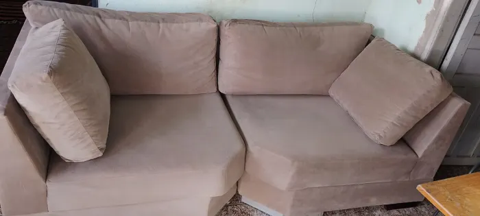 Vende si dos sofás dê canto