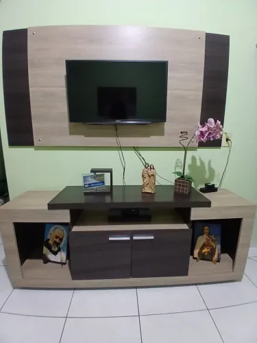 Vendo rack com painel em ótimo estado de conservação por R$ 250,00
