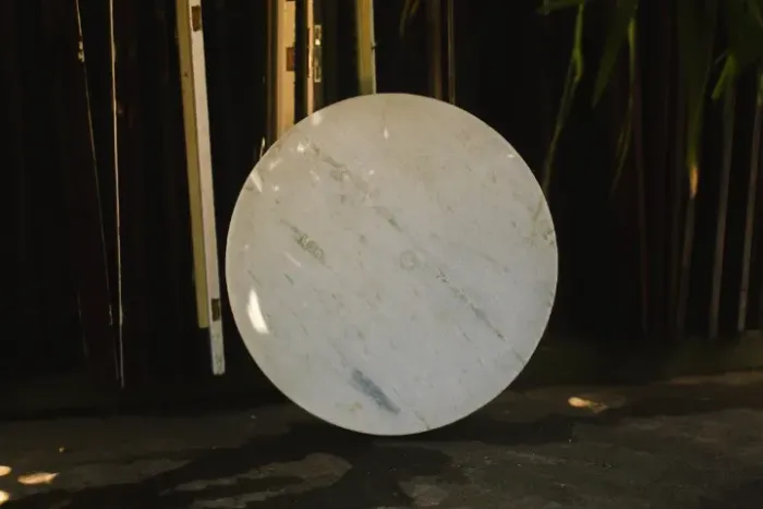 Tampo de mármore branco - diâmetro 109,5 cm
