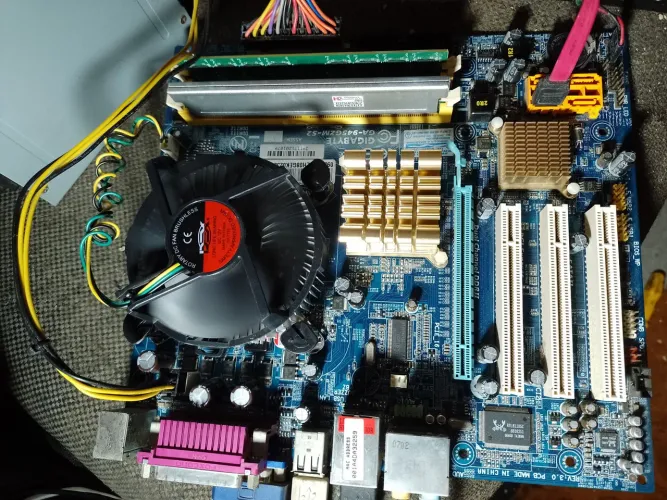 Placa mãe 775 core 2 duo e4300 com 4 gb DDR2