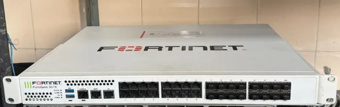 Firewall Fortinet FortiGate 301E 16x portas RJ45 Gigabit