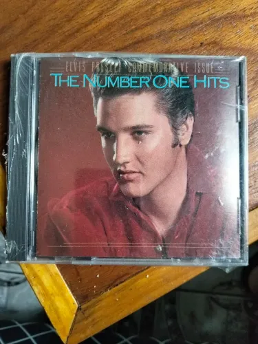 CD d Elvis novo lacrado