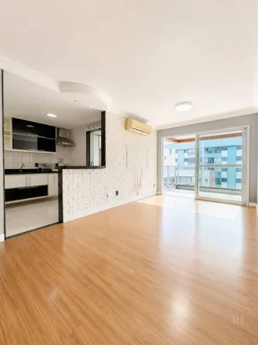Apartamento quadra do mar