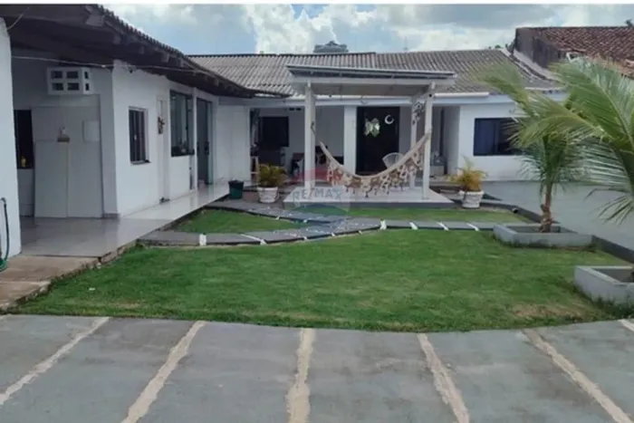 Residência com Lazer Completo e Autossuficiência no bairro Igarapé