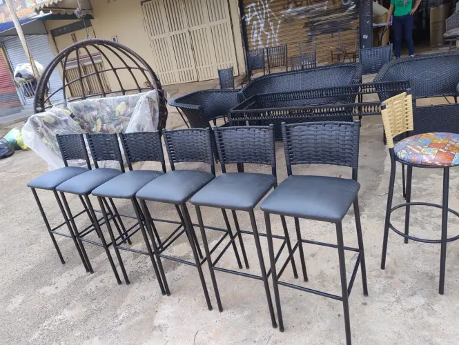 Banqueta quadrada com fibra