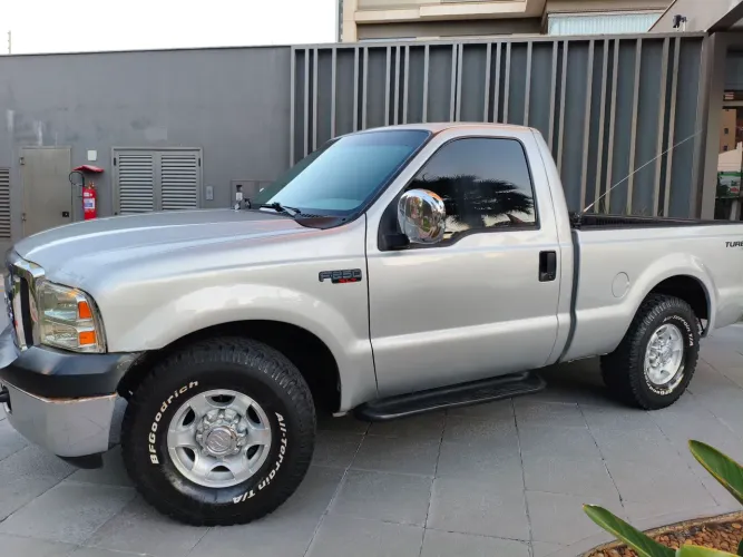 Ford F-250 XLT 4.2 180cv CD TB Diesel 2023