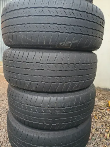 Jogo de pneus 265/60 aro 18 Bridgestone