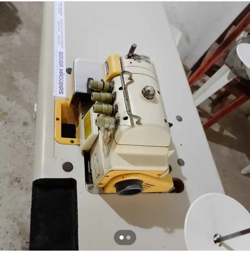 Máquina de costura overlock Singer em ótimo estado