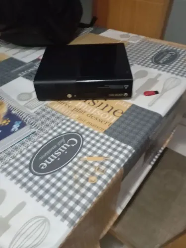 Xbox 360 usado com problema de super aquecimento mais vem com Tudo que ele precisa
