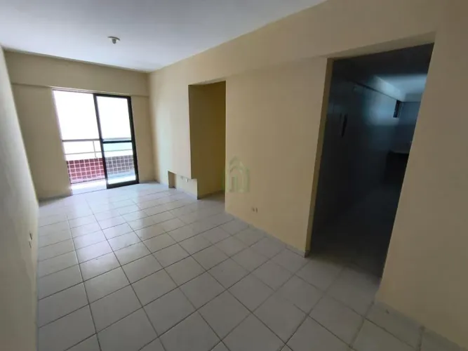 Apartamento à venda no Bongi, 2 quartos sendo 1 suíte, 1 vaga. (Edf. Praça dos Cactos)