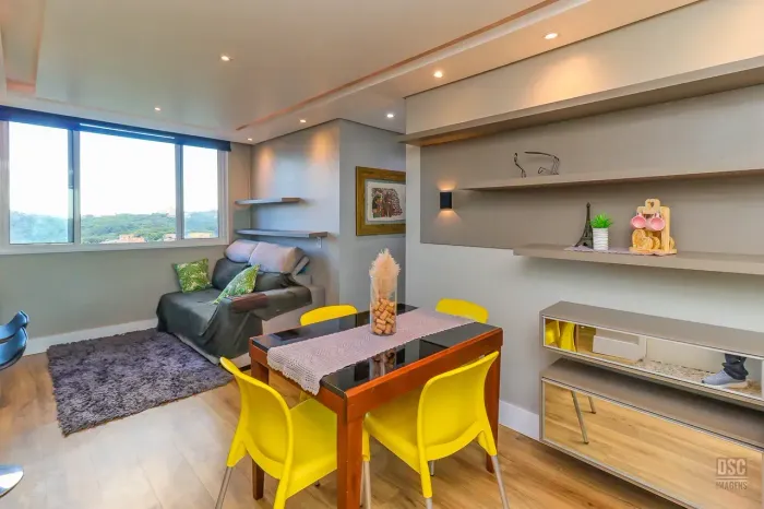 Imóvel para venda possui 61 metros quadrados com 3 quartos em Jardim Itu - Porto Alegre -