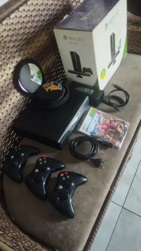 Xbox 360 desbloqueado 3 controle com defeito 