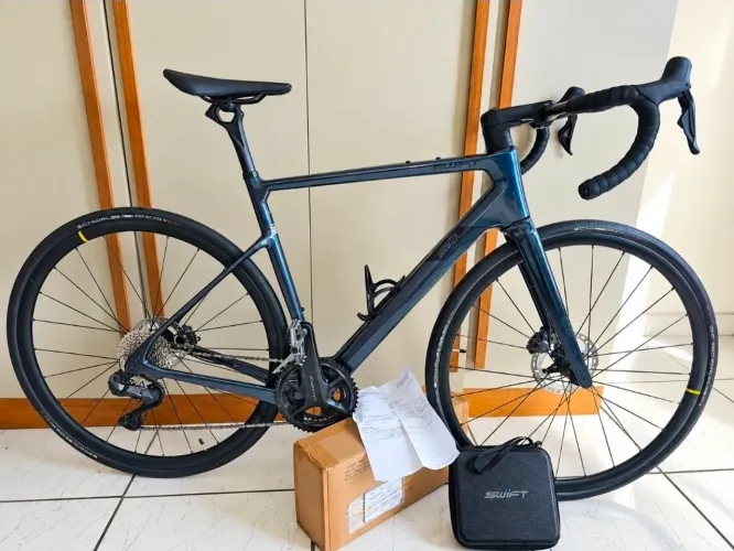 Bicicleta Swift Univox Evo Disc 54 Ultegra Di2 Wirelles. Grátis: 02 Pneus Michelan 700x30!