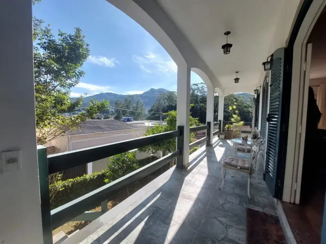 Charmosa e Impecável 3 qtos/suíte em Mosela - Petrópolis - RJ