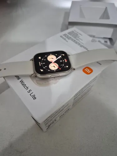 Smartwatch Redmi Watch 5 Lite GPS, Tela Amoled 1,96" 150 modos esportivos M2352W1 Light Go