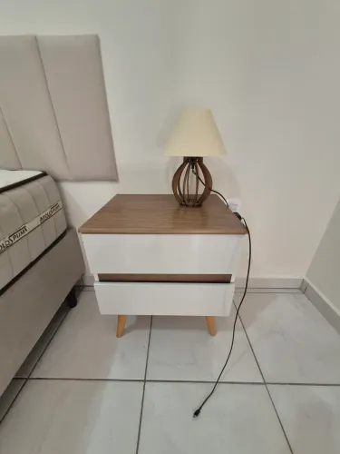 Criado mudo apoiador de cama