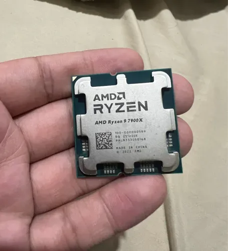 VENDO PROCESSADOR RYZEN 9 7900X e MEMÓRIA RAM FURY BEAST 16gb 5600 MHz DDR5