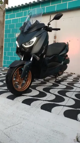 Xmax250 diferenciada