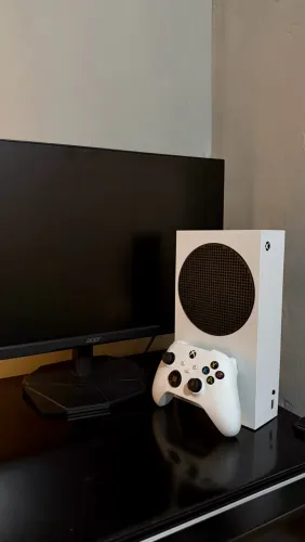 Xbox Series S 512GB + Monitor Gamer Acer Nitro 180Hz