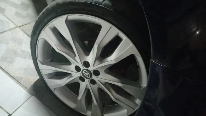 Rodas aro 20 com pneus seminovos