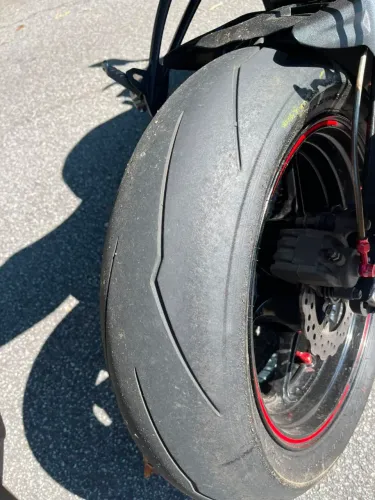 Kawasaki zx-6r 600cc preta
