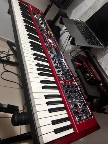 Teclado Nord Stage 4