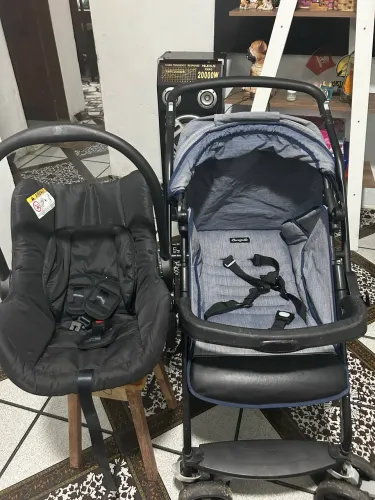 Carrinho e bebê conforto