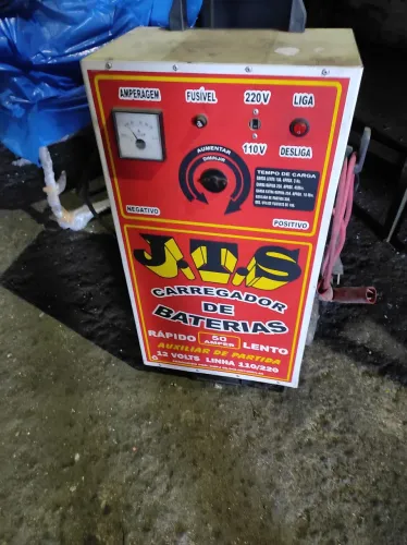 Carregador de Bateria automotivo