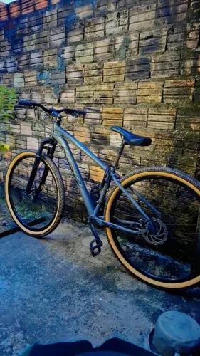 Bike aro 29 em ótimo estado de conservação 