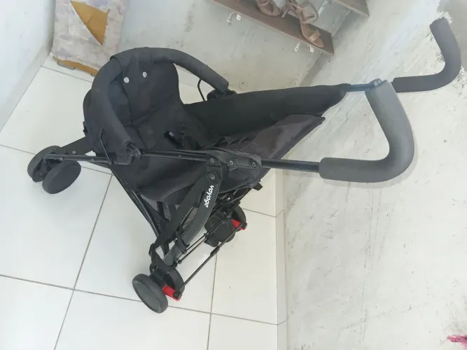 Excelente carinho de bebê totalmente novo,apenas sujo lavou tá novo aceito proposta