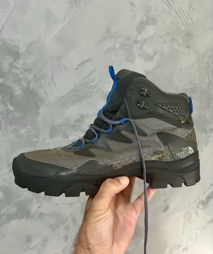Bota The North Face, 43 BR, ressolado novo