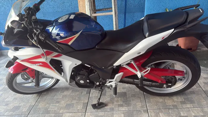 CBR 250. Poucos km rodado