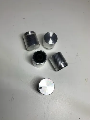 Knob receiver Gradiente S95/125. Preço unitário