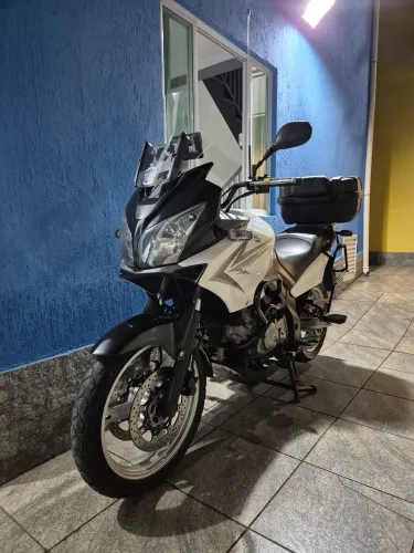 Vendo / troco Vstrom 650