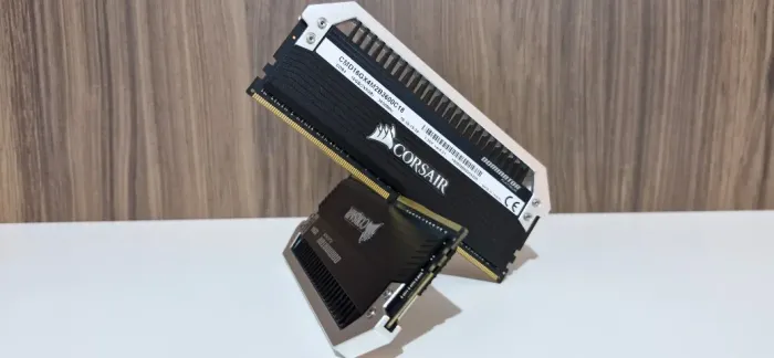 Memória Ram Corsair Dominator 2x8gb 3600mhz CL18