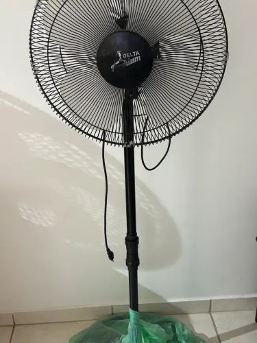 Vendo ventilador de coluna venti delta preto