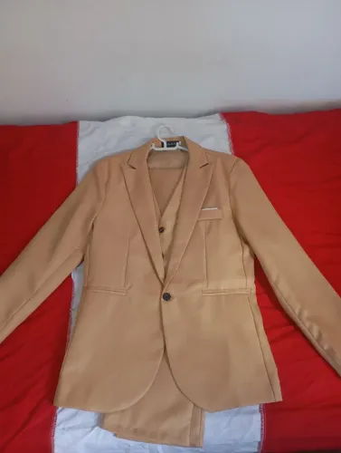 Vende - se terno completo nunca foi usado 
