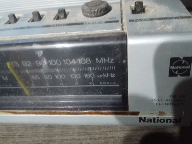 Radio relogio alarme national