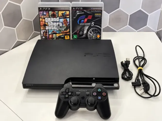 PS3 Slim em ótimo estado, completo e pronto para jogar.