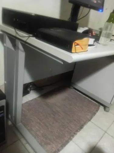 Mesa de escritório mdt com penas de ferro com pintura epoques