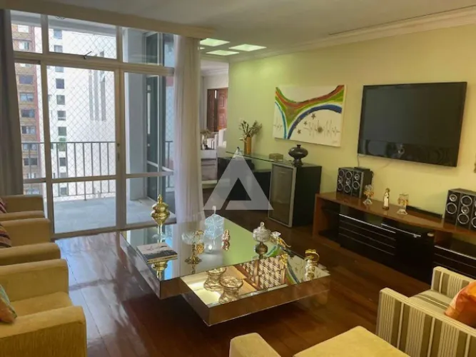 Apartamento PORTEIRA FECHADA no Canela com 4 quartos sendo 1 suíte, 261m² à venda por R$ 1