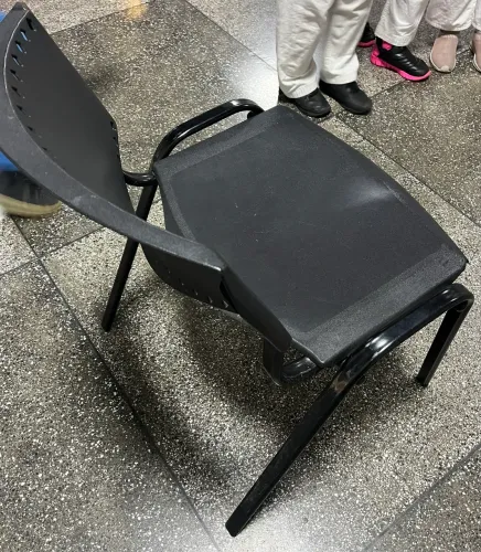 Cadeiras Empilhaveis reforçadas