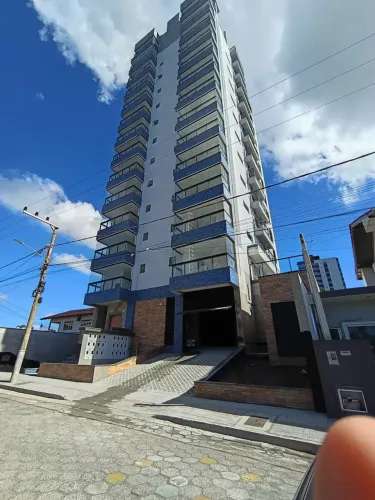 Apartamento para venda tem 91 metros quadrados com 2 quartos em Centro - Penha - Santa Cat