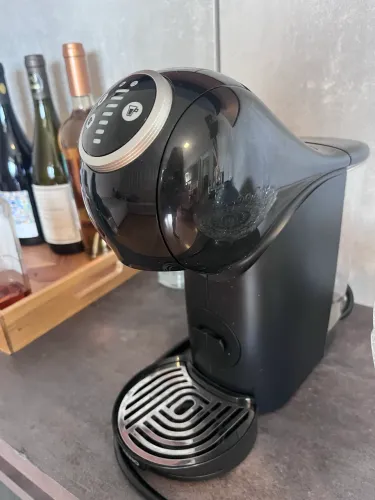 Cafeteira dolce gusto gênio s plus preta 3 meses de uso