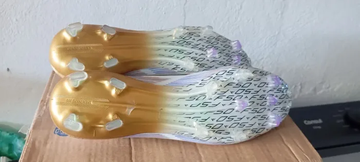 Chuteira Adidas botas de futebol, sem atacadores F50 legue " 1* linha " 