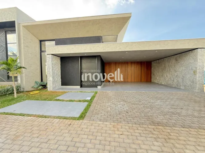 Casa à venda em Sarandi, Parque Pioneiros, com 3 suítes, com 237 m², Condomínio Ouro Verde