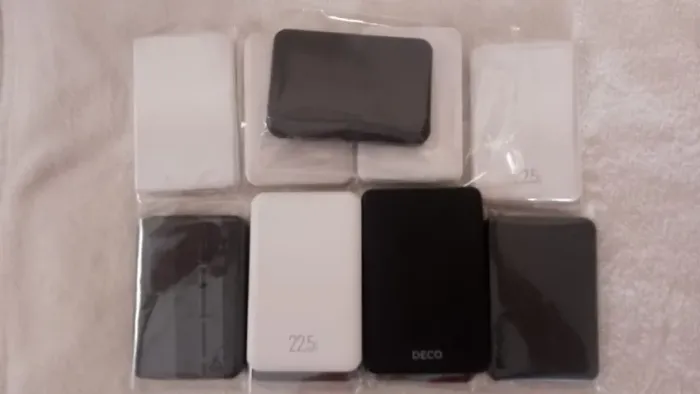 ?Lote c/ 11 Carregadores Portáteis Deco Premium (5.000 e 10.000 mAh) - Ideal p/ Revenda!