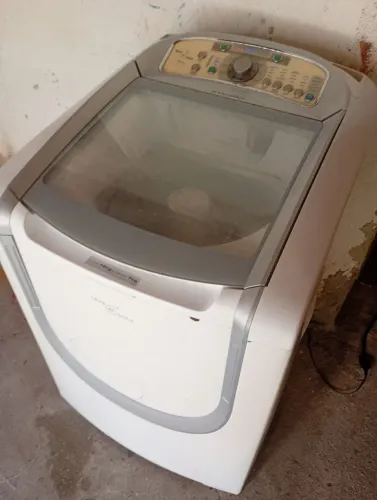 Máquina de lavar e secar