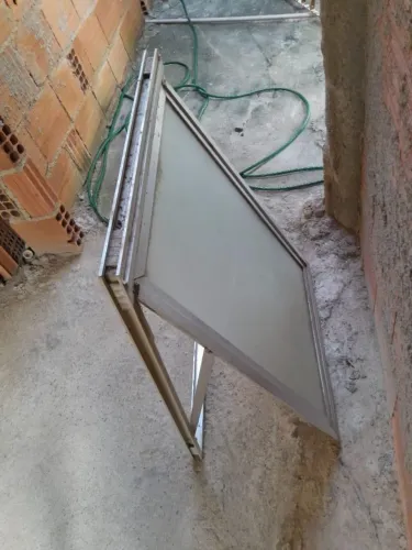 BASCULANTE MAXIMO AR EM ALUMINIO E VIDRO FOSCO
